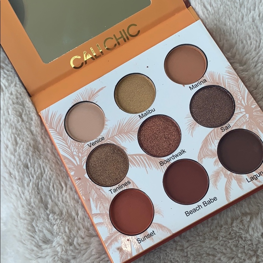 Beauty Creations UNTOUCHED neutrals palette
